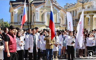 Саратовский медуниверситет почтил память героев