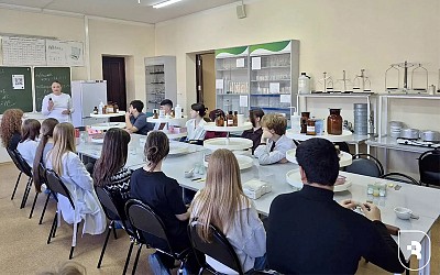Не просто экскурсия: в СГМУ стартовала неделя профориентации для школьников области